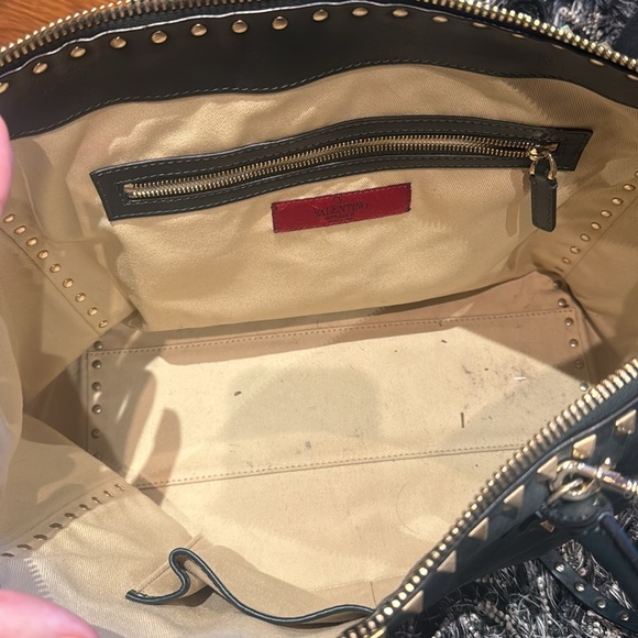 Valentino - Picture 7 of 9